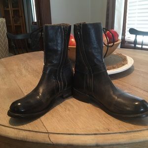BedStu black cobbler series boots. Size 7.